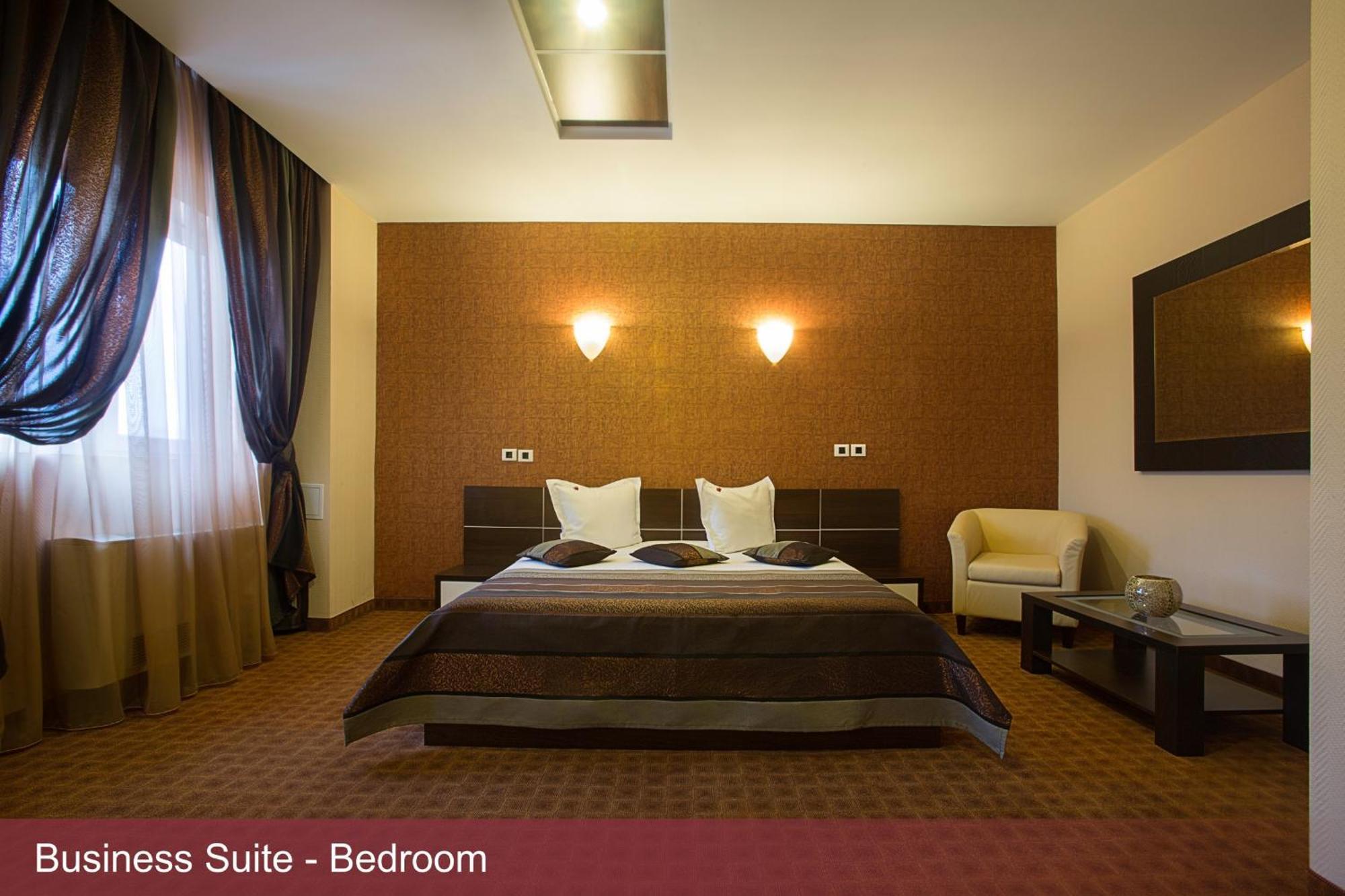 5 Family Hotels Near Promenada Mall Worth Booking in Bucharest
