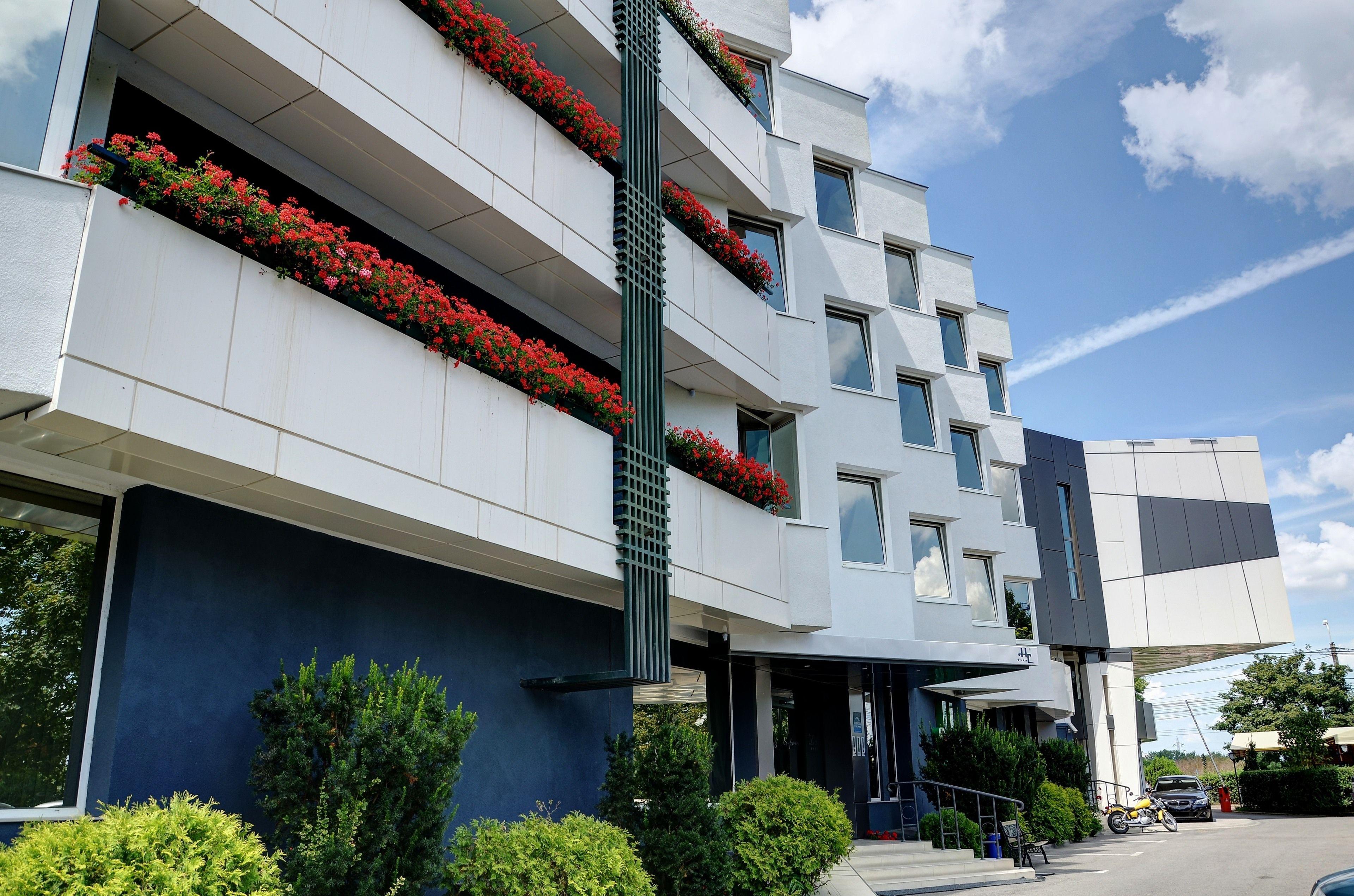 4 Smart Design Hotels Near Timișoara Zoo Worth Booking