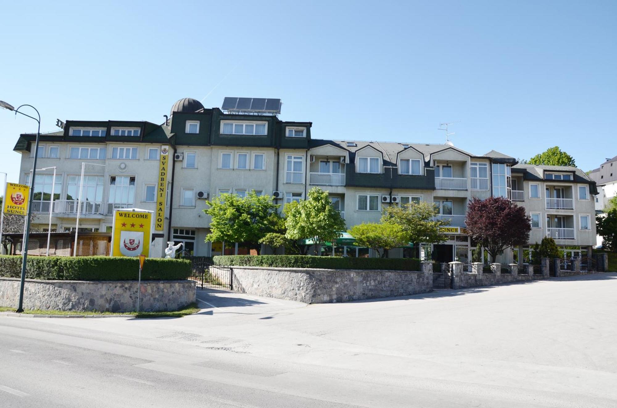 14 Airport Hotels Near Markale Market Worth Booking