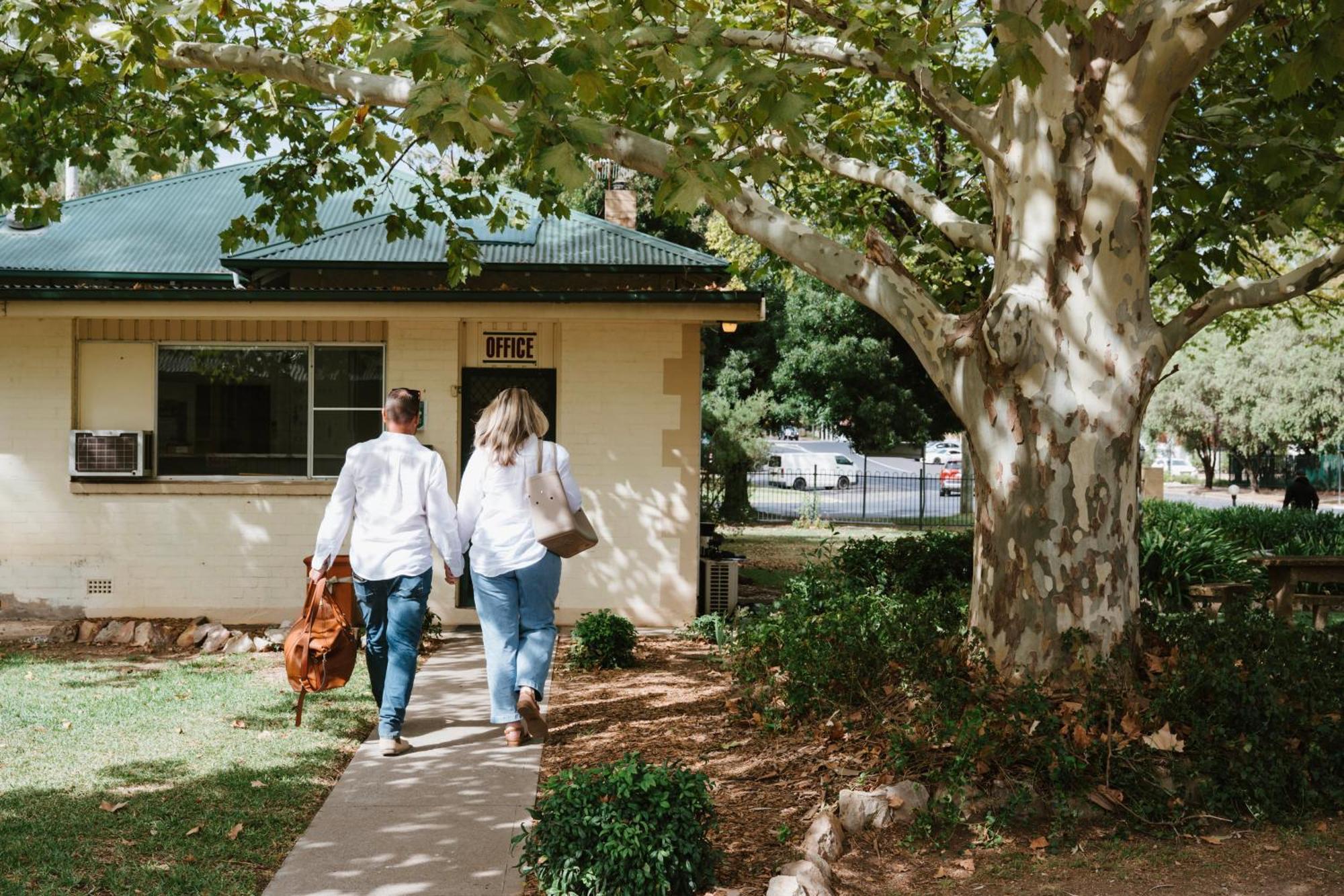 Best 5 Hotels Near Glen Willow Sports Stadium for Easy Access