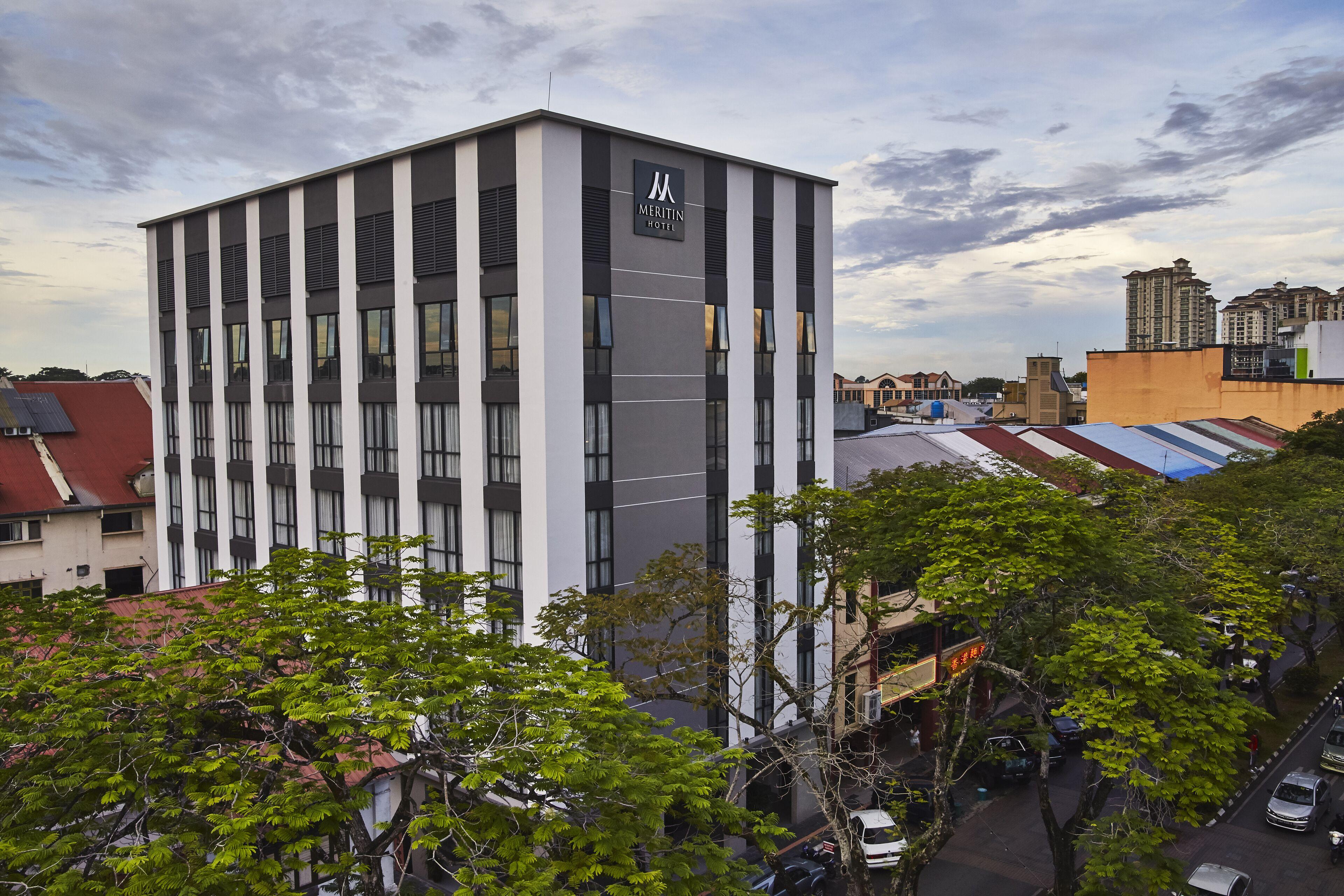 4 Smart Airport Hotels in Kuching Waterfront Worth Booking