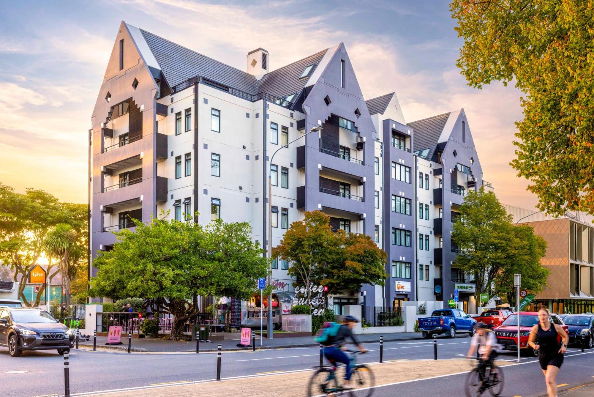 Where to Stay in Christchurch City-Centre: 4 Best Resort Hotels