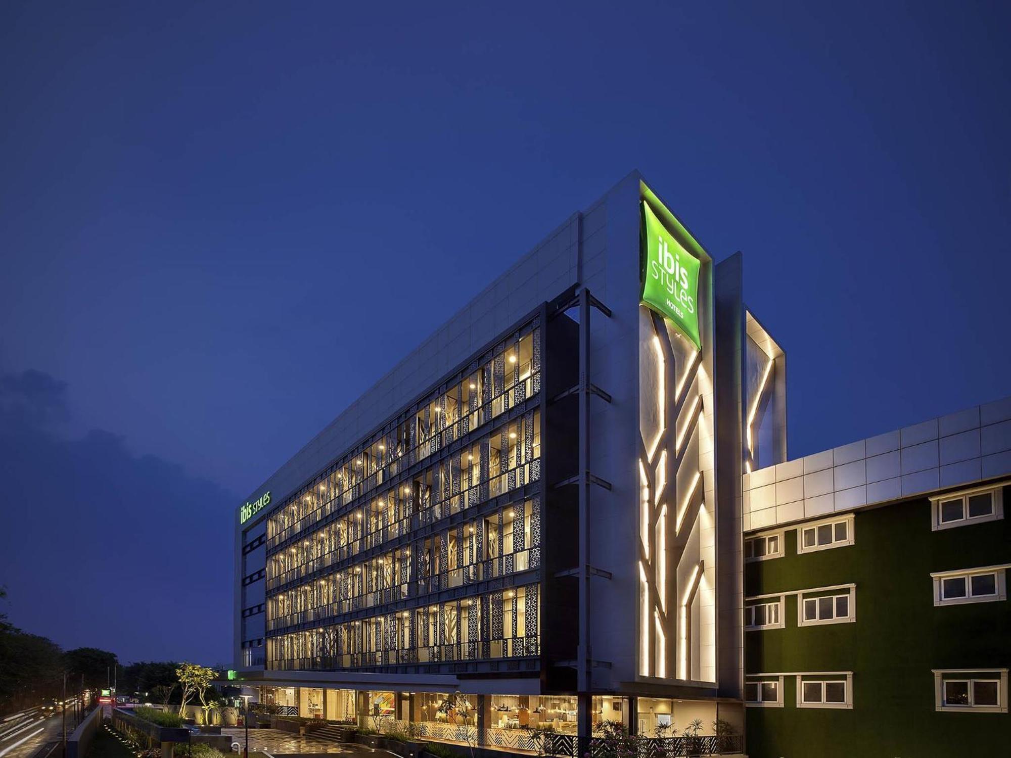 Staying In North Jakarta: 2 Spa Hotels Compared