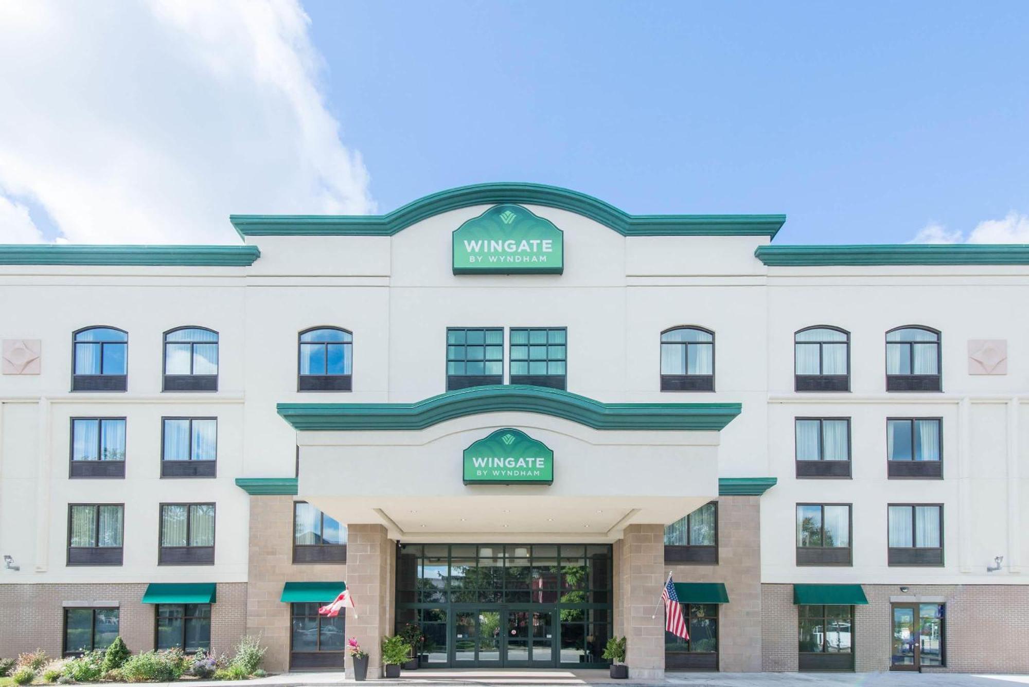 5 Family-Friendly Hotels in Downtown Niagara Falls That Deliver