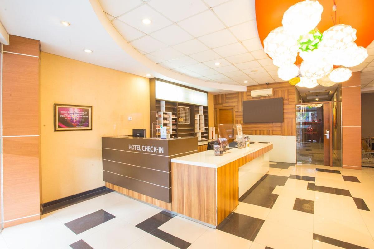 4 Central Hotels in Genteng Worth Booking in Surabaya