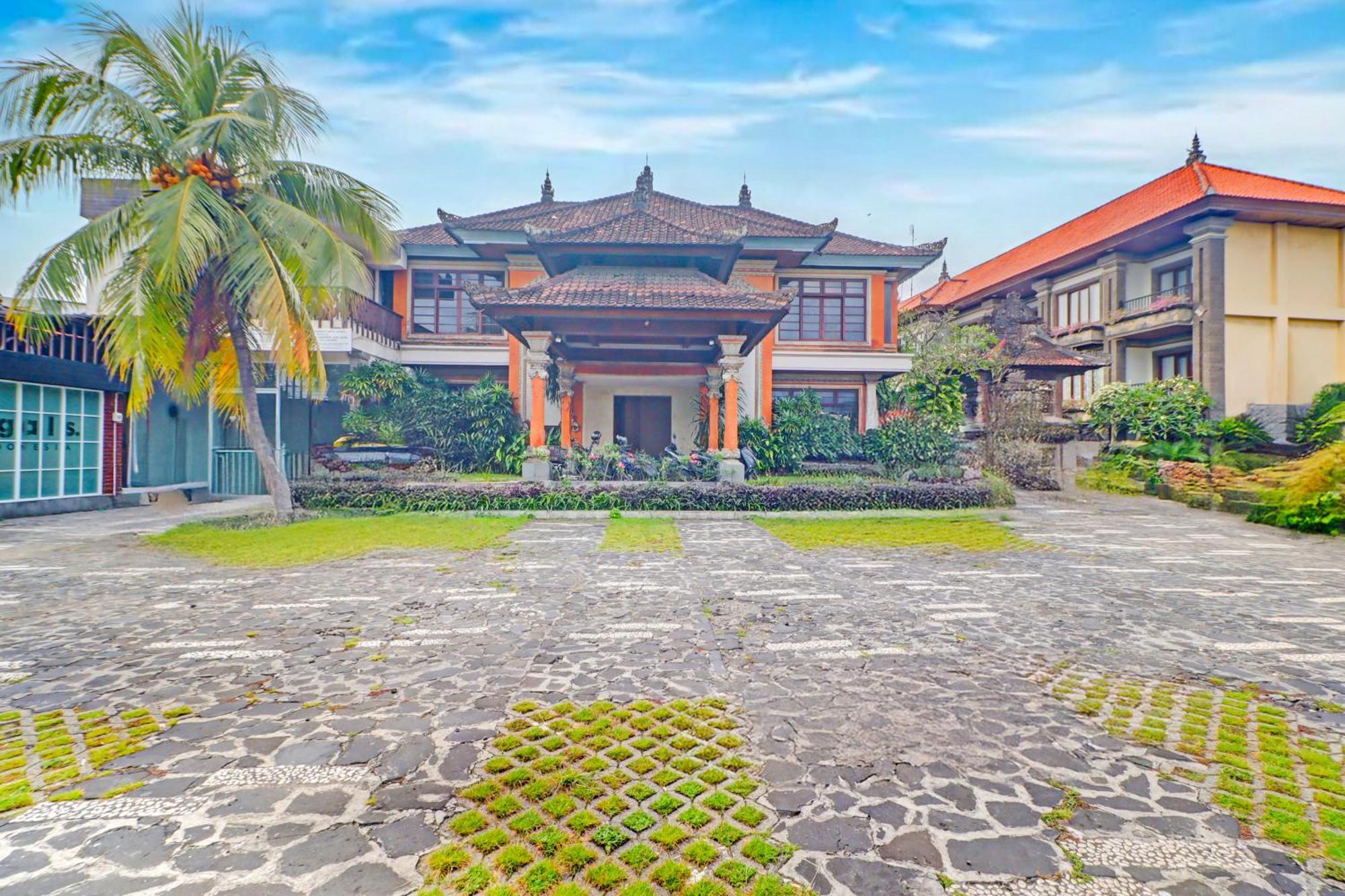 4 OYO Hotels Close to Supermarket Bintang Seminyak