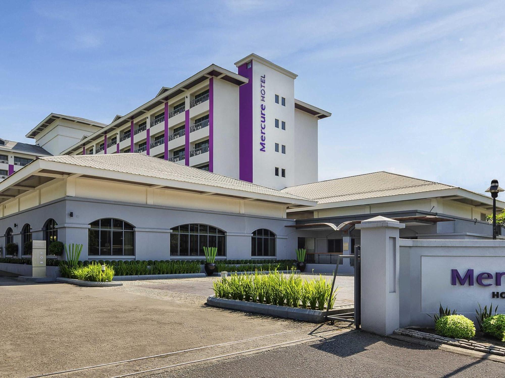 Where to Stay Near Maha Wizaya Pagoda: 4 Top Resorts in Yangon