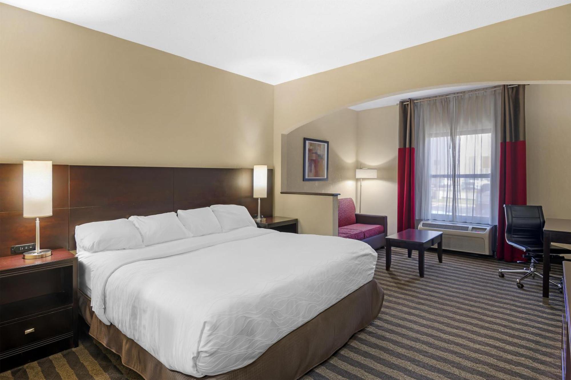 Where to Stay in Opryland: 6 Best Golf Hotels in Nashville