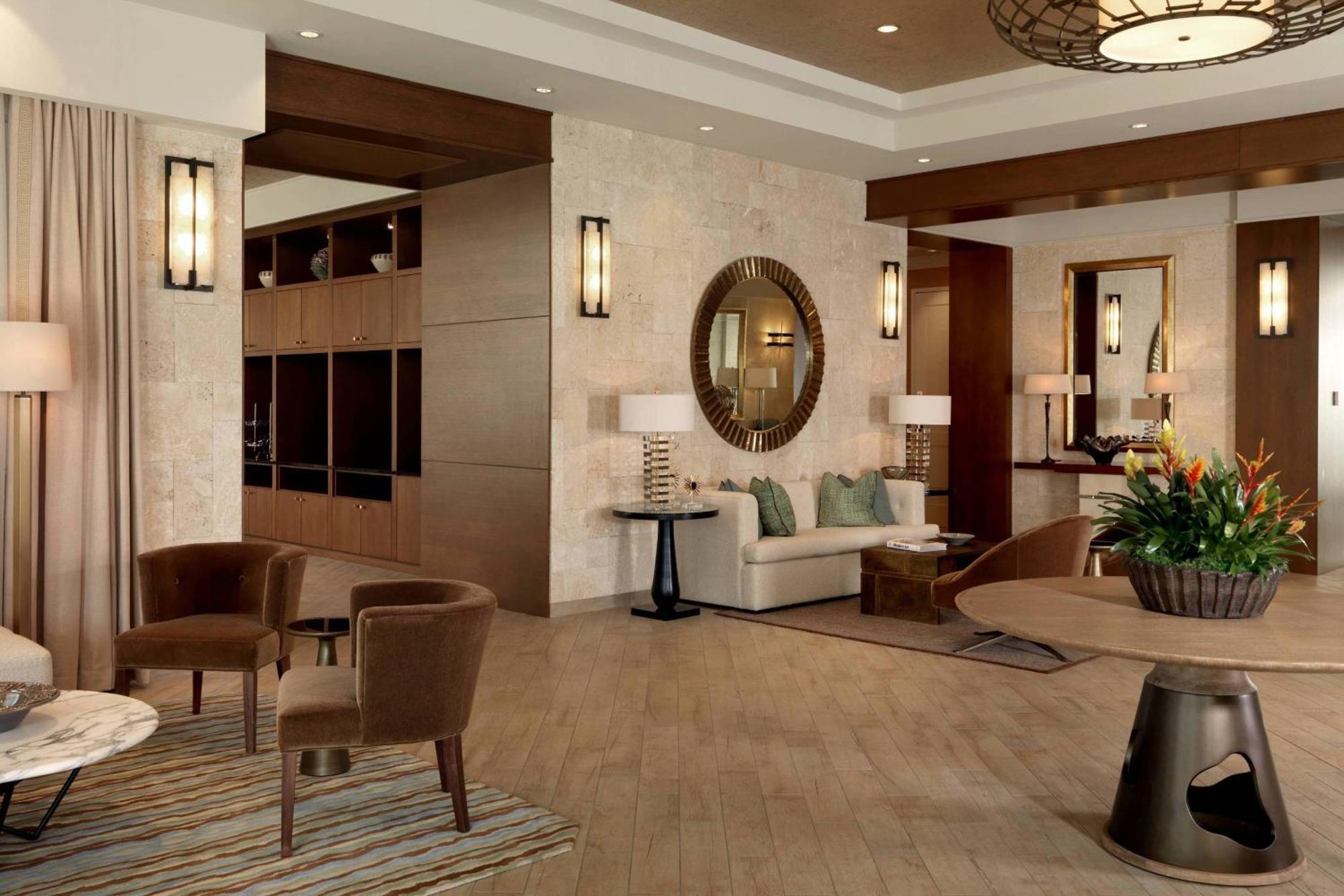 Staying in Downtown Orlando: 4 Family Hotels Compared