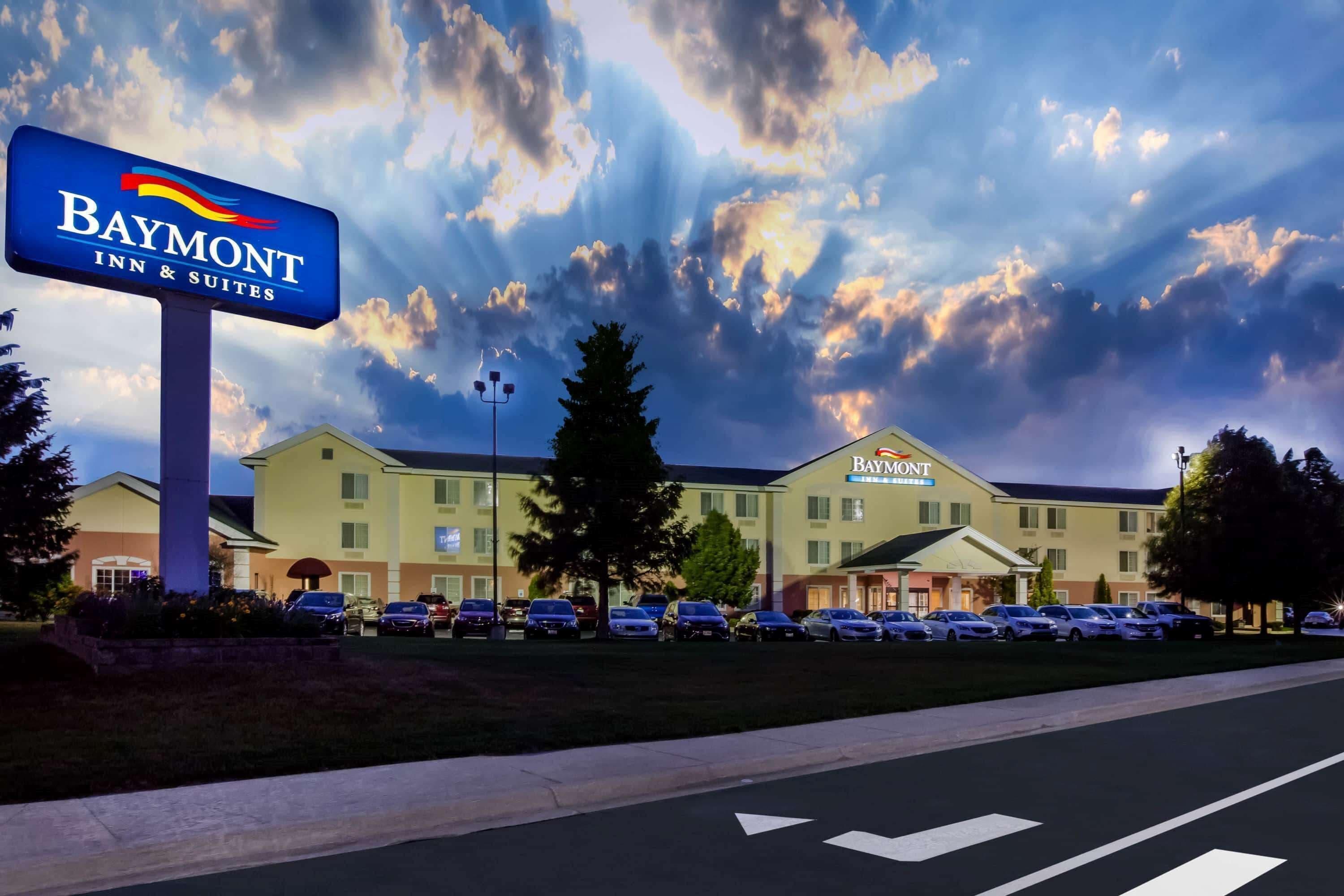 8 Family Hotels Near Mackinac Bridge With Real Perks