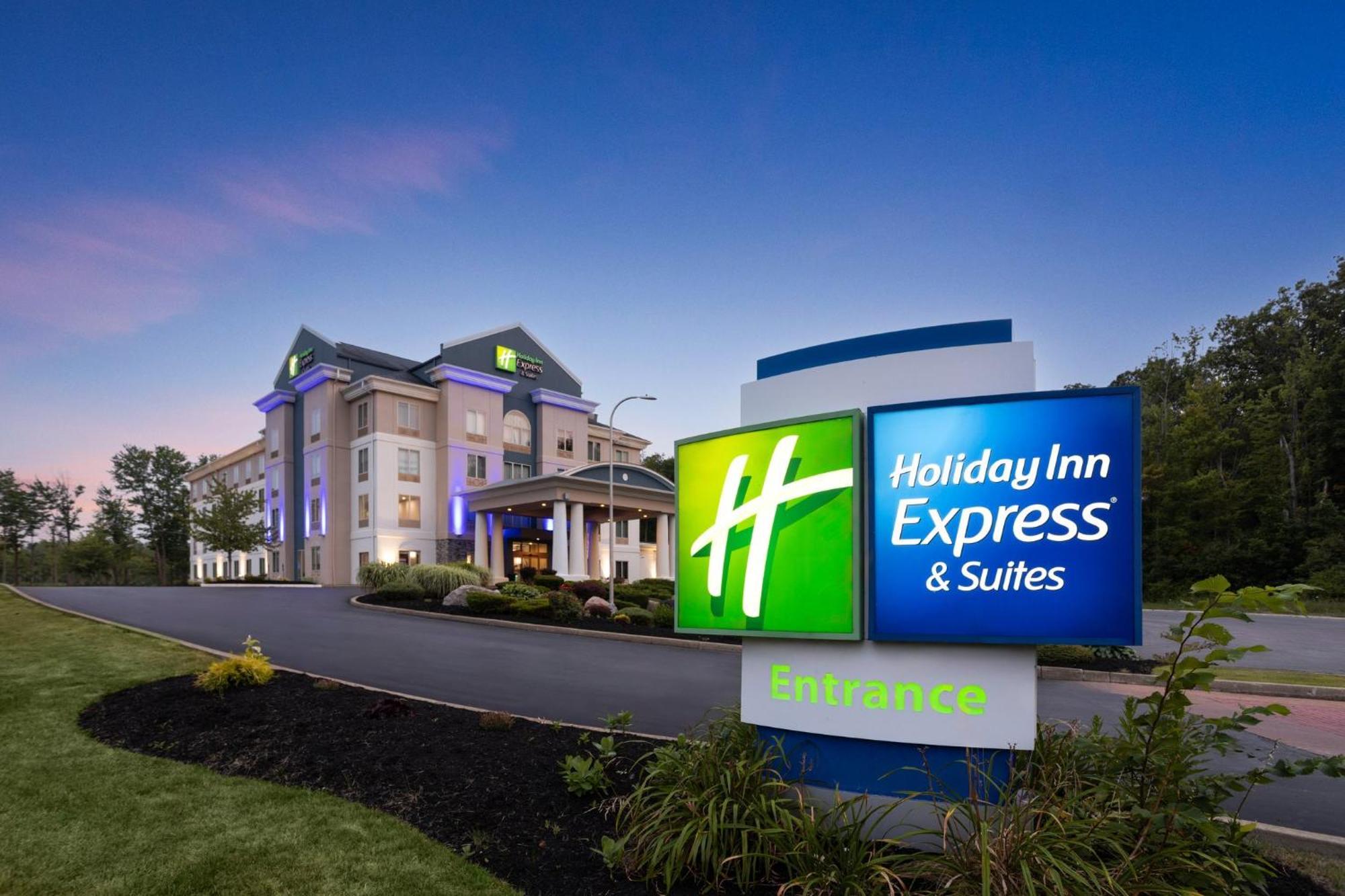Where to Stay Near Our Lady of Victory Basilica: 4 Family Hotels