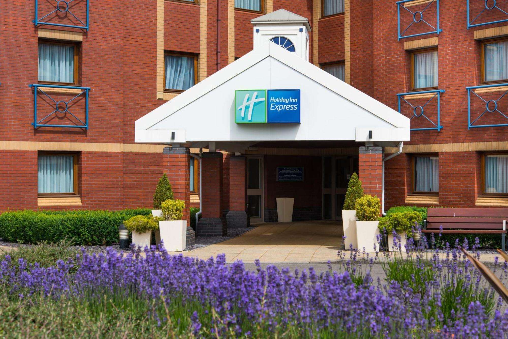 4 Family Hotels Close to Frenchay Village Museum, Bristol