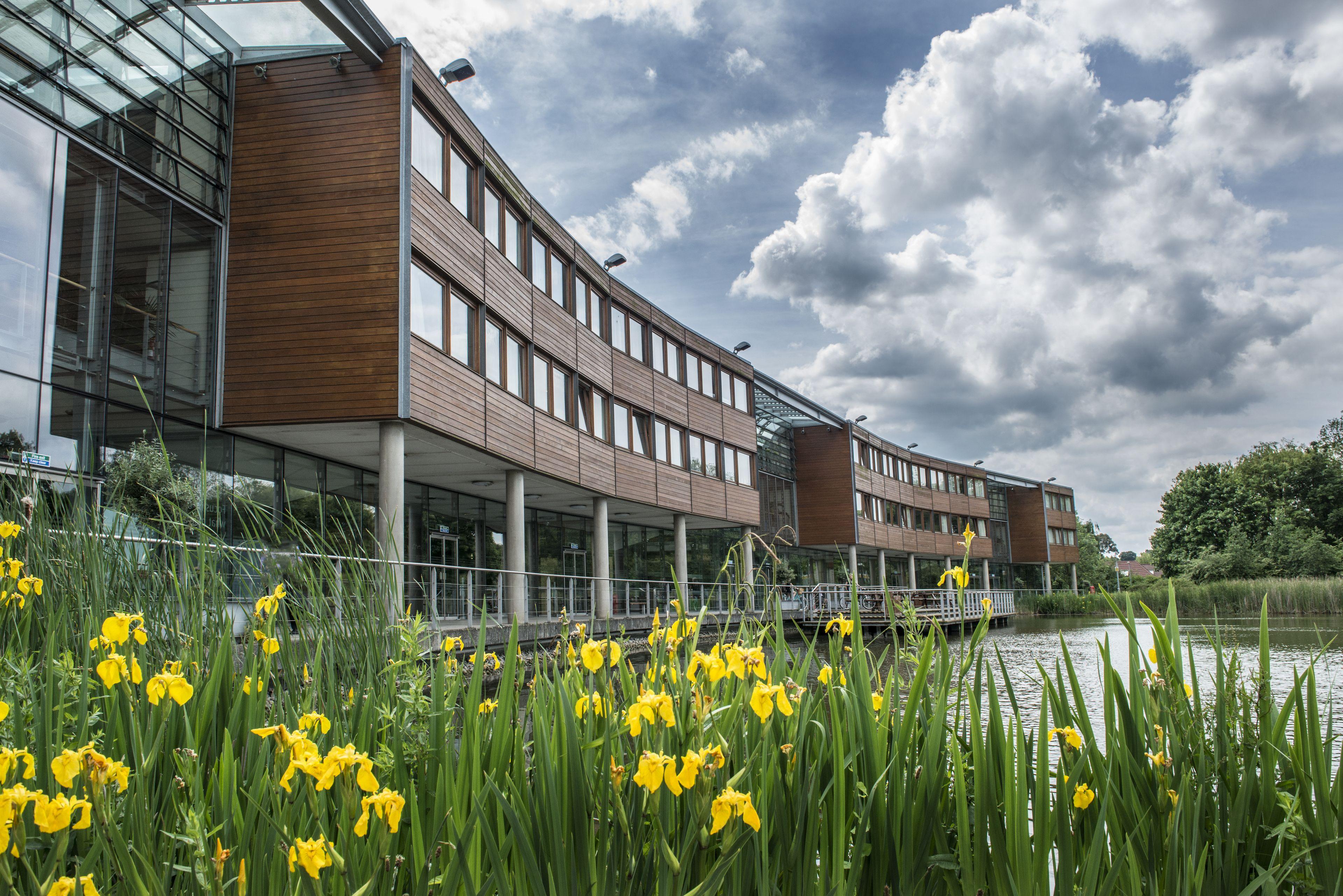 11 Airport Hotels Near Wollaton Hall That Deliver on Access