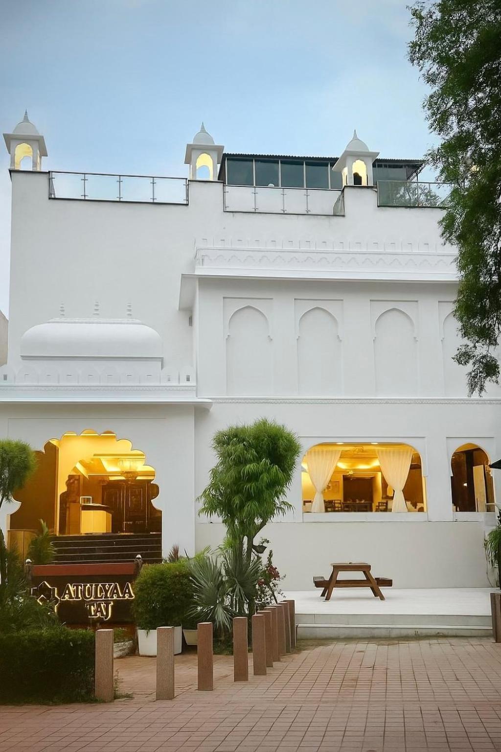 6 Business Hotels in Taj Ganj Worth Booking in Agra