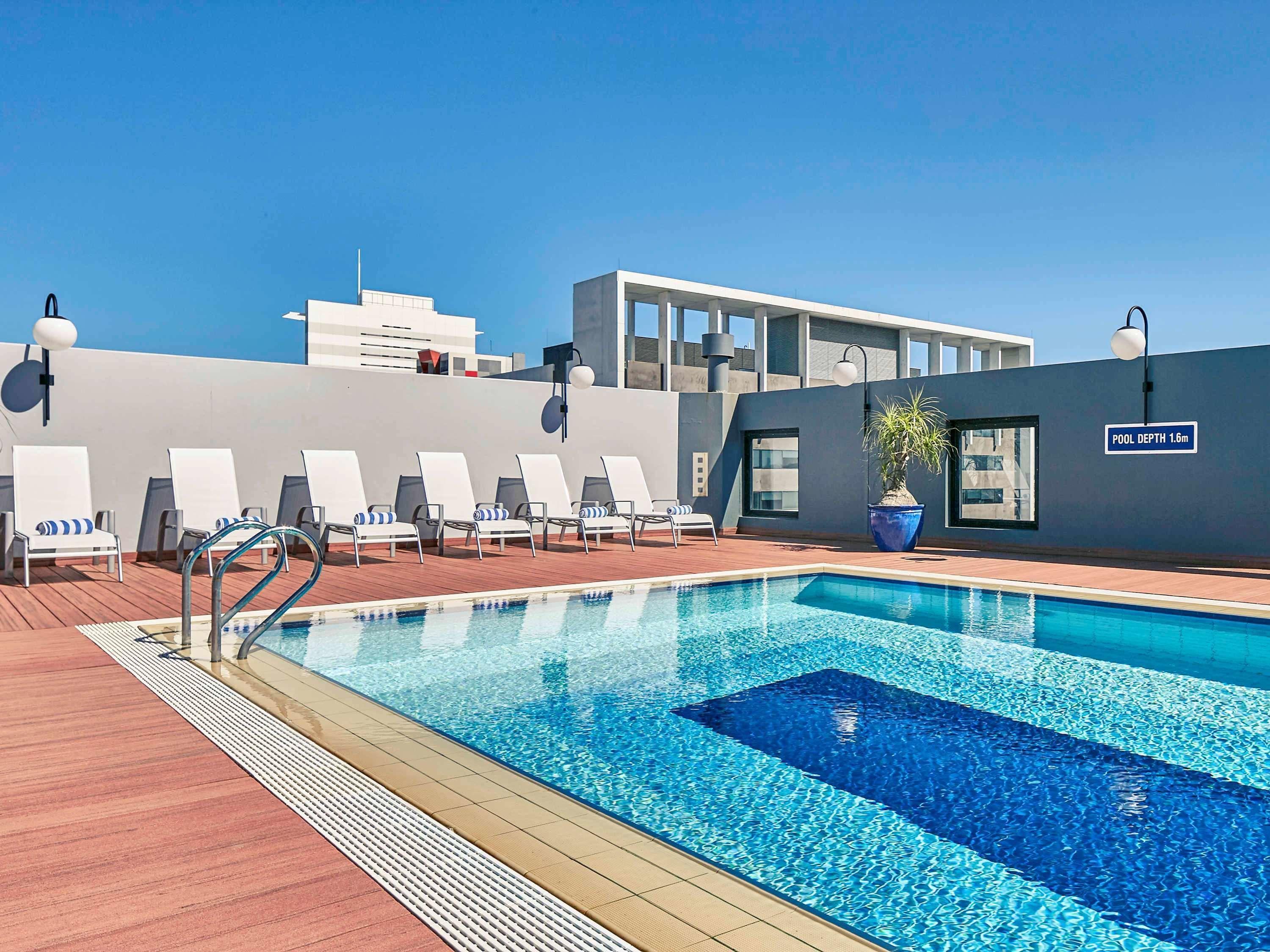 Staying in Perth CBD: 6 Business Hotels Compared